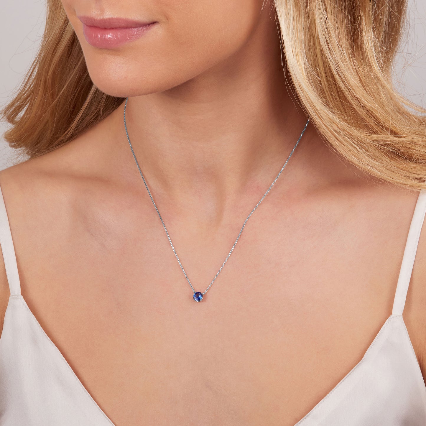 0.97ct Round Sapphire Pendant