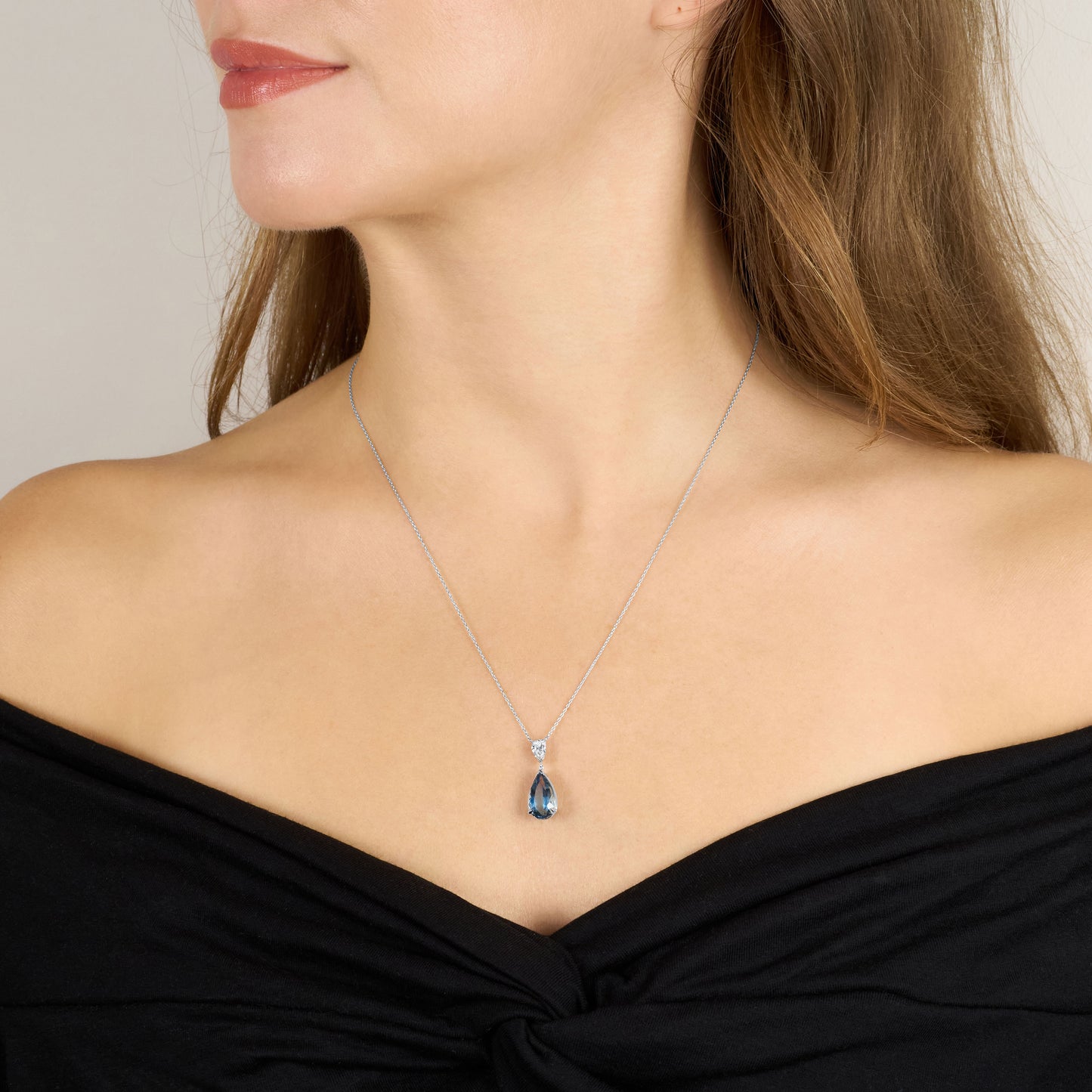 2.88cts Pear Shape Aquamarine and Diamond Pendant