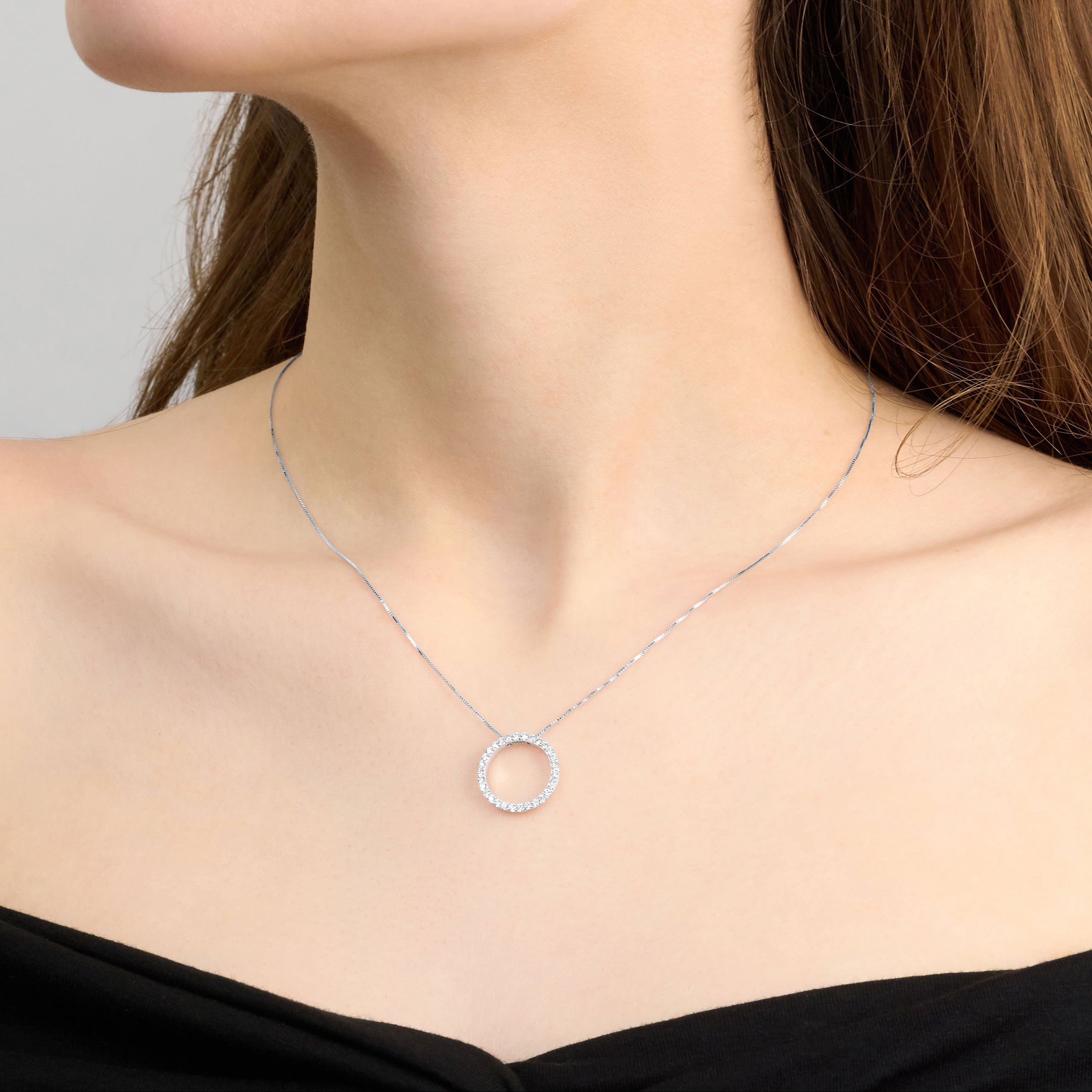 0.40ct Diamond Set Circle Pendant