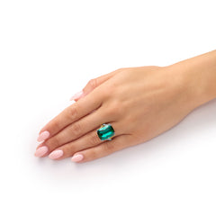 14.50cts Green Tourmaline Ring With Diamond Set Shoulders