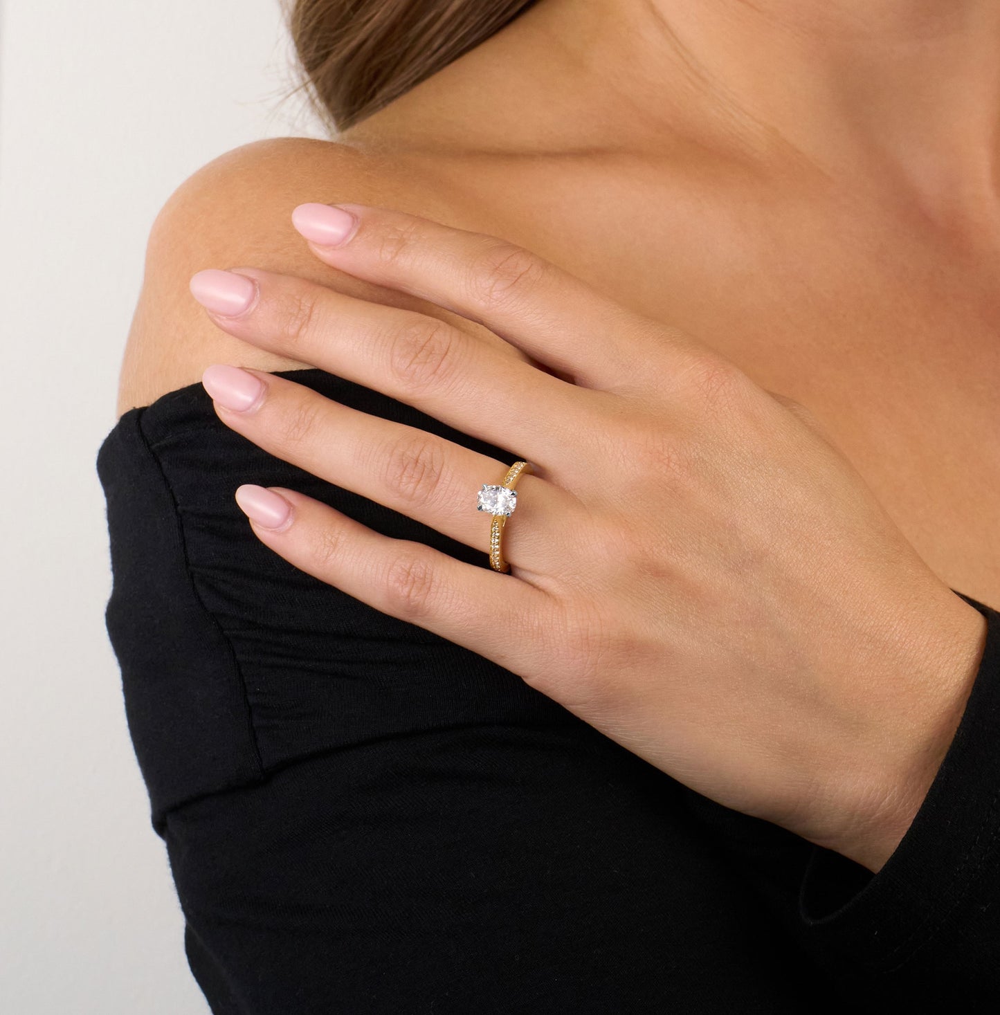 1.00ct Oval Cut Diamond Ring With Diamond Shoulders