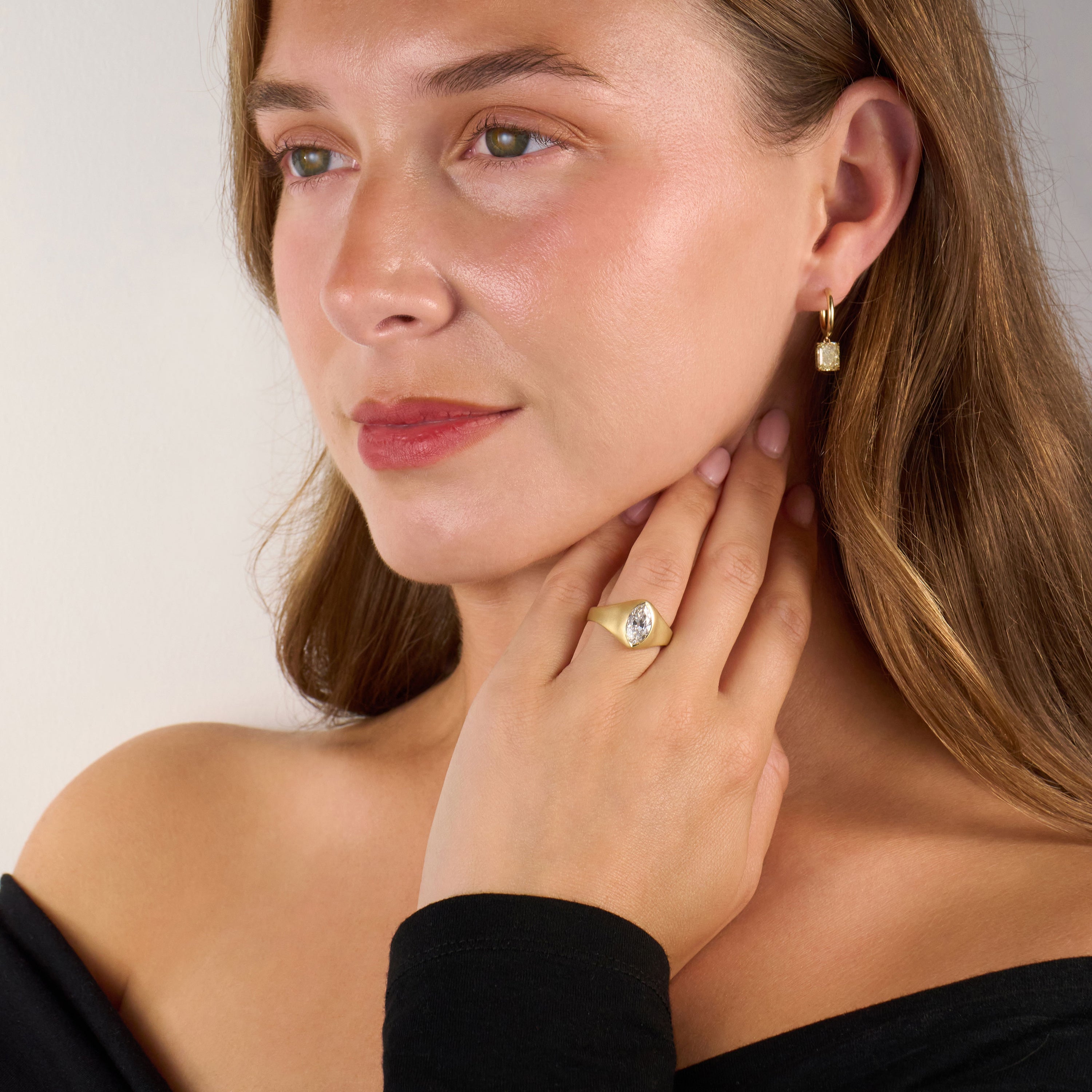 2.05cts Marquise Cut Diamond 18ct Yellow Gold Ring