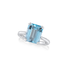 7.50cts Blue Topaz Solitaire Ring