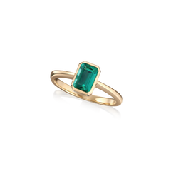 0.69ct Rubover-Set Emerald 18ct Yellow Gold Ring