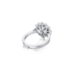 Round Brilliant-Cut Cluster Ravello Ring