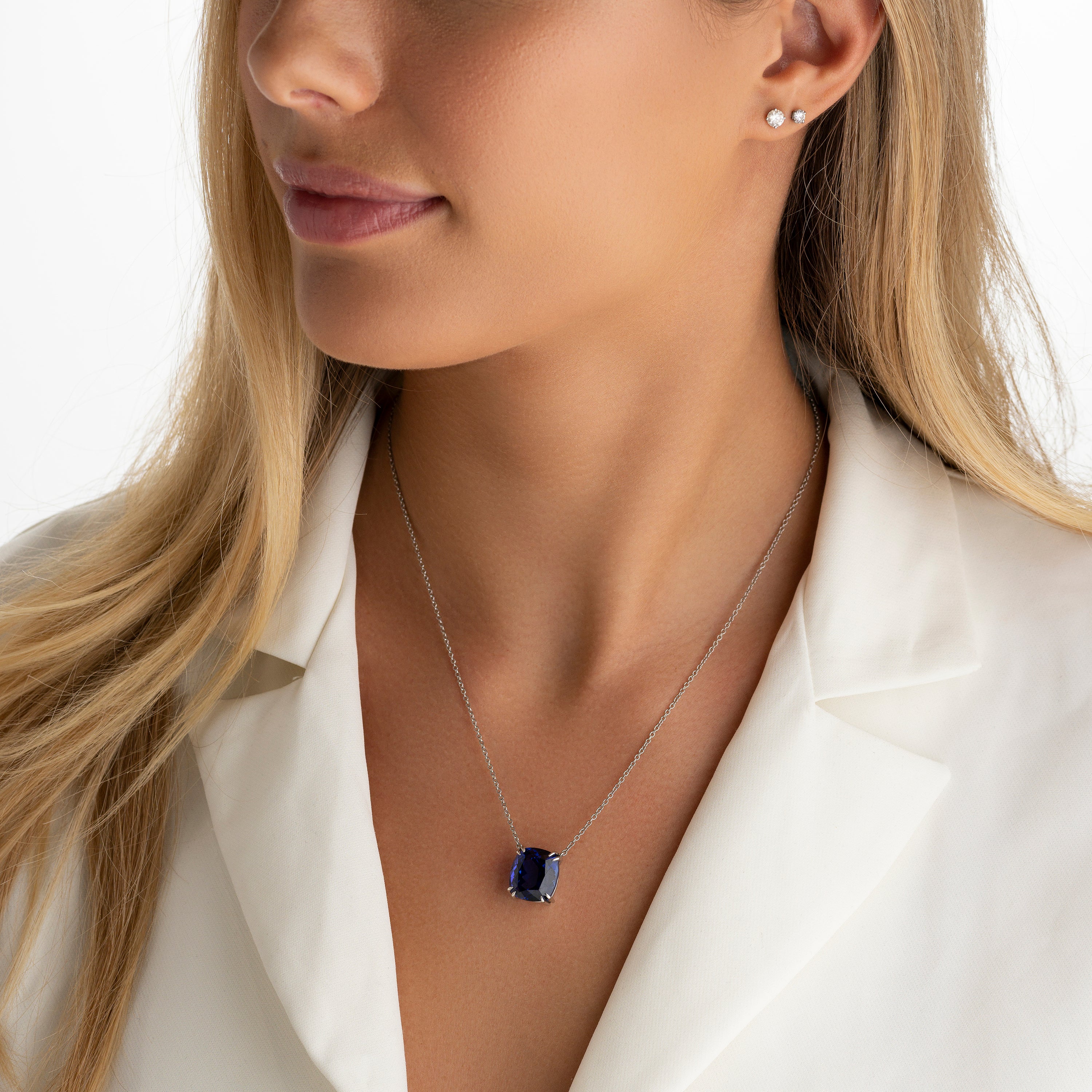 16.65cts Cushion Tanzanite Pendant