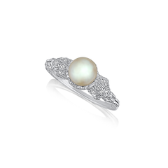 Pearl and Diamond Platinum Ring