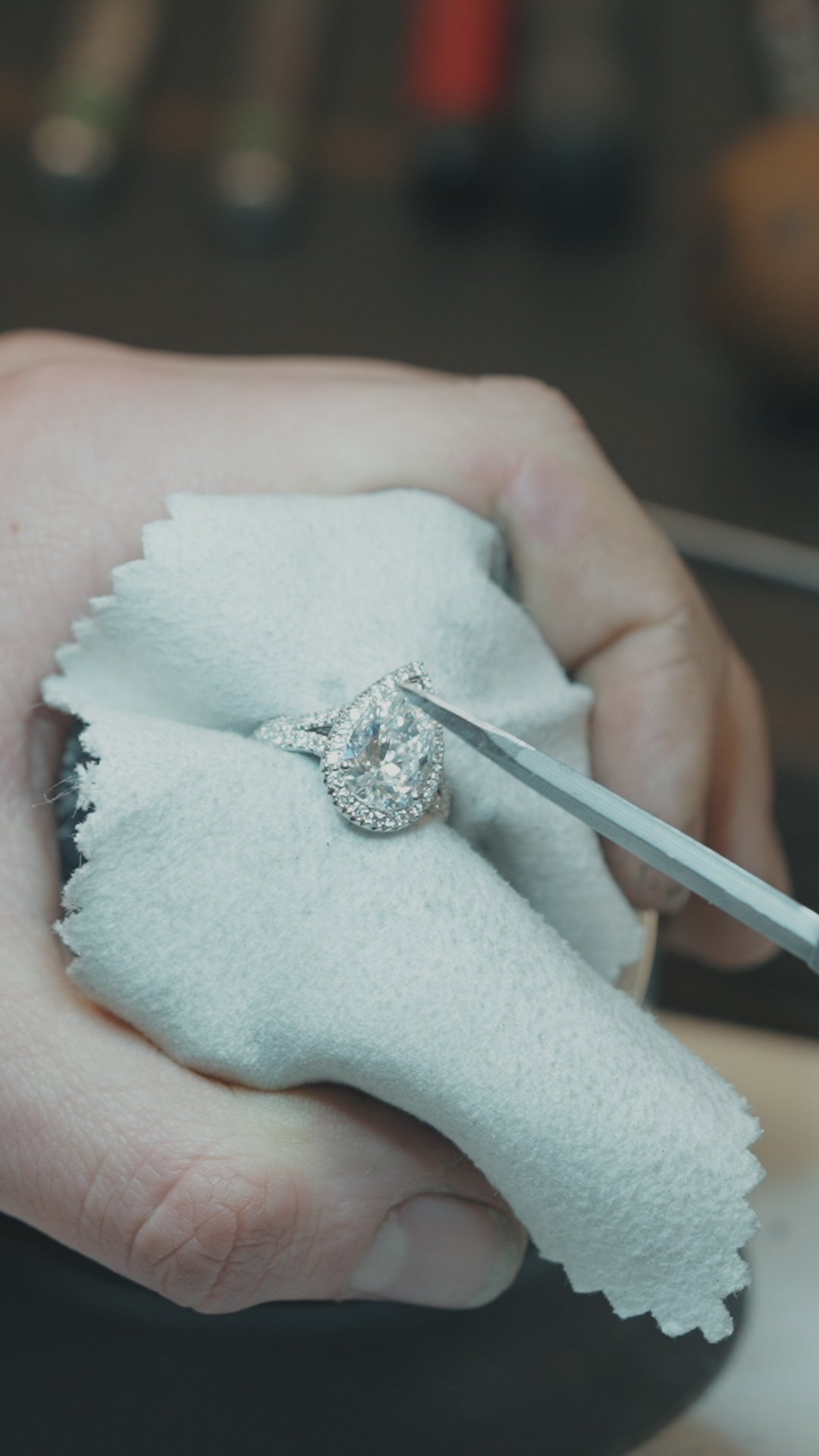 3.50cts Pear-Cut Diamond Ring With Split Diamond Shoulders