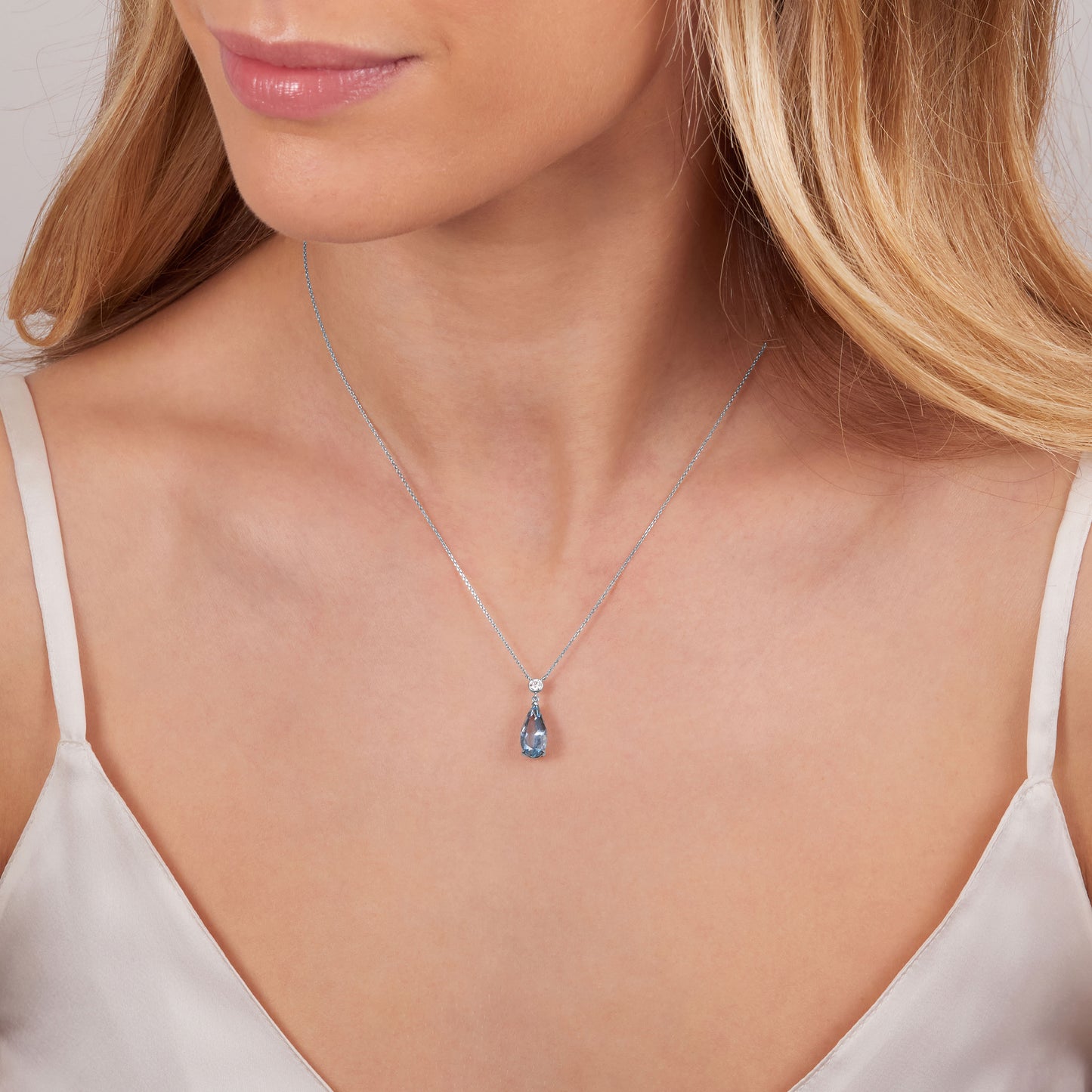 2.21cts Pear-Shape Aquamarine and Diamond Pendant