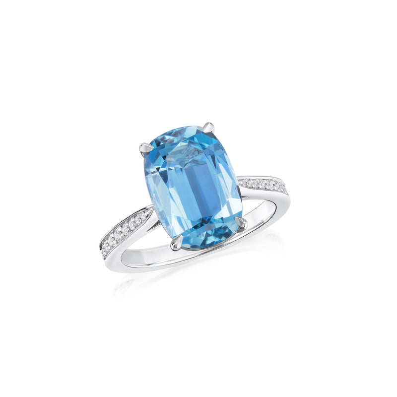 4.75cts Aquamarine and Diamond Solitaire ring