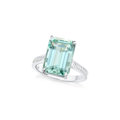 5.82cts Aquamarine Ring With Diamond Set Shoulders