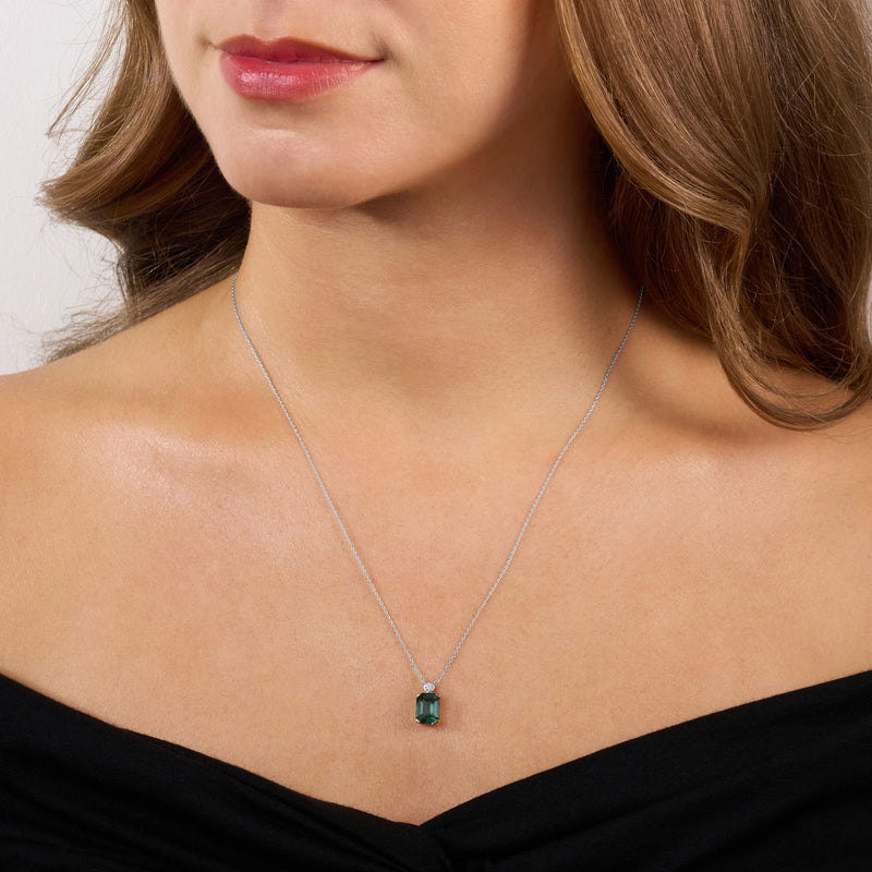 2.59cts Teal Sapphire and Round Brilliant Cut Diamond Pendant