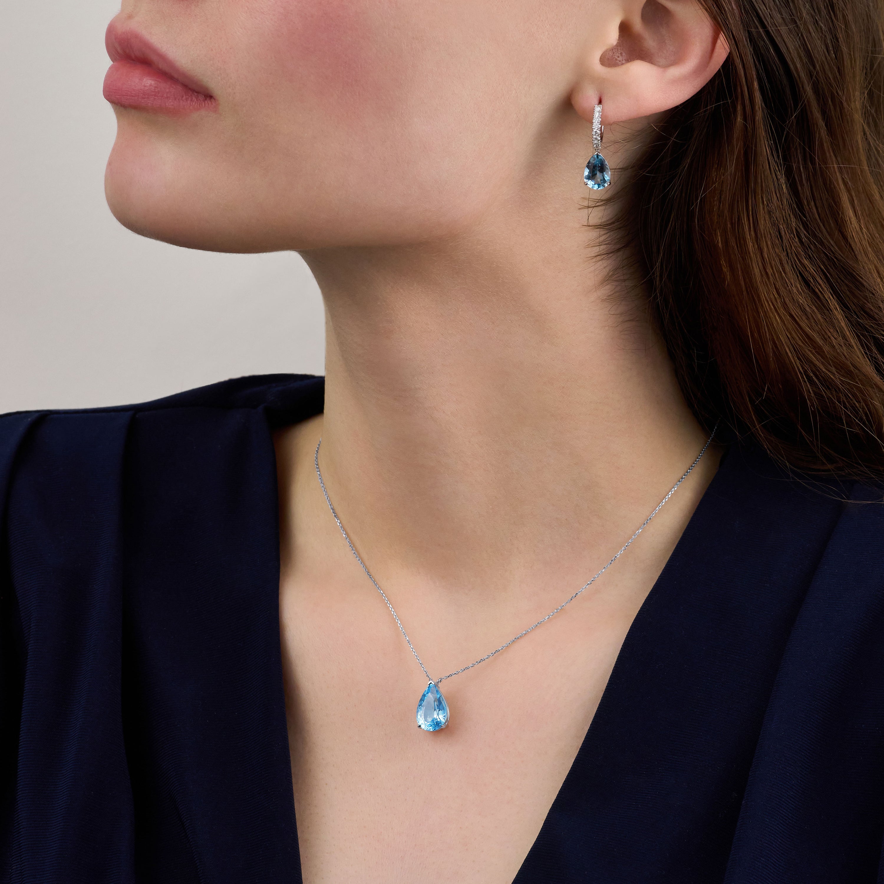 3.49ct Pear Shape Aquamarine Pendant