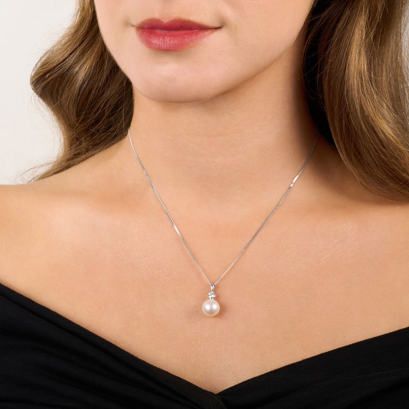 Pearl and Diamond pendant