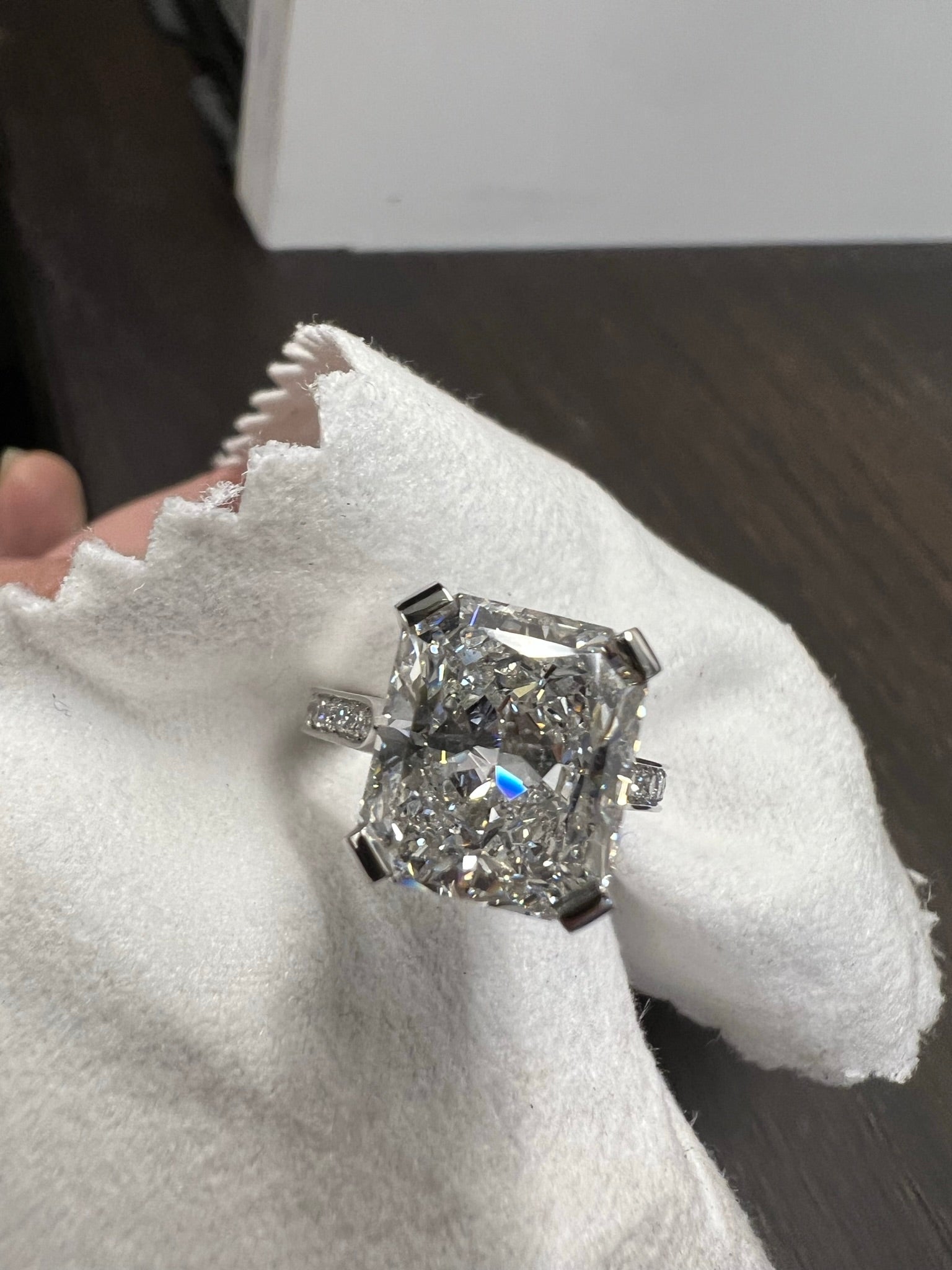 5.33cts Radiant-Cut Diamond Solitaire Platinum Engagement Ring