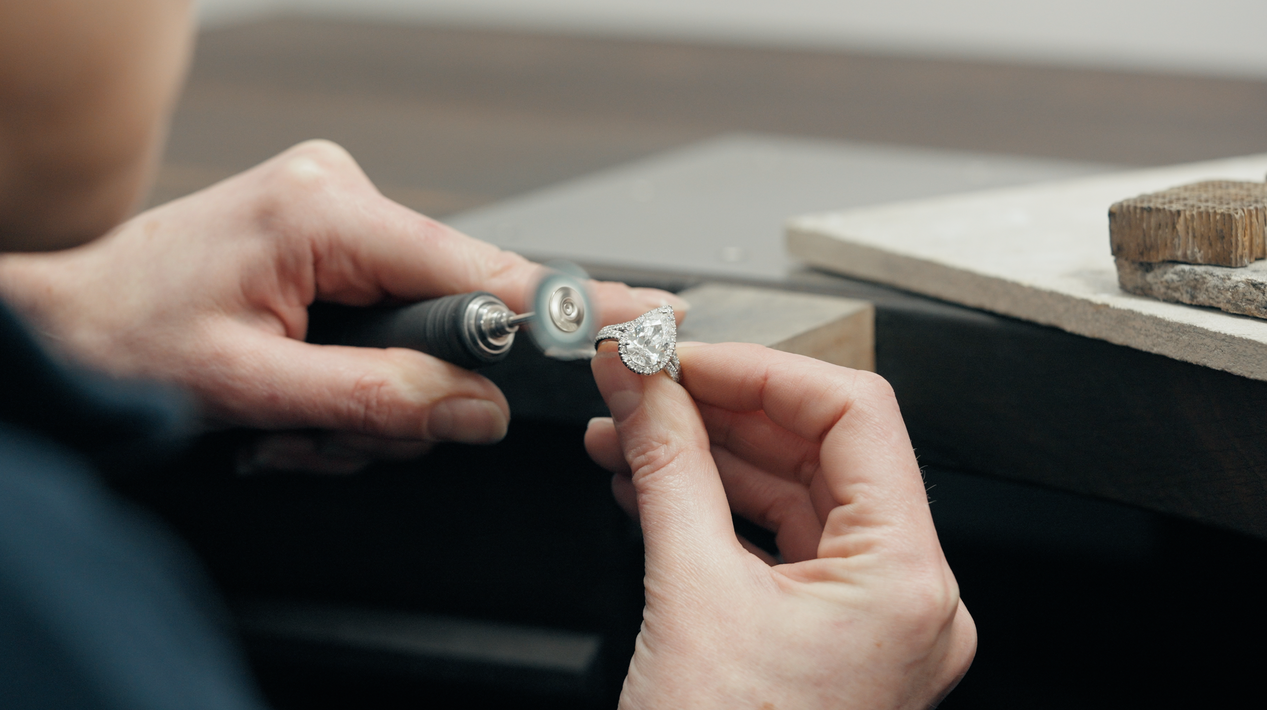 section.settings.image.alt