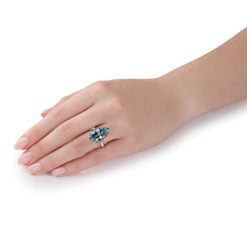 13.92cts Pear-Shape Aquamarine and Diamond Cocktail Ring
