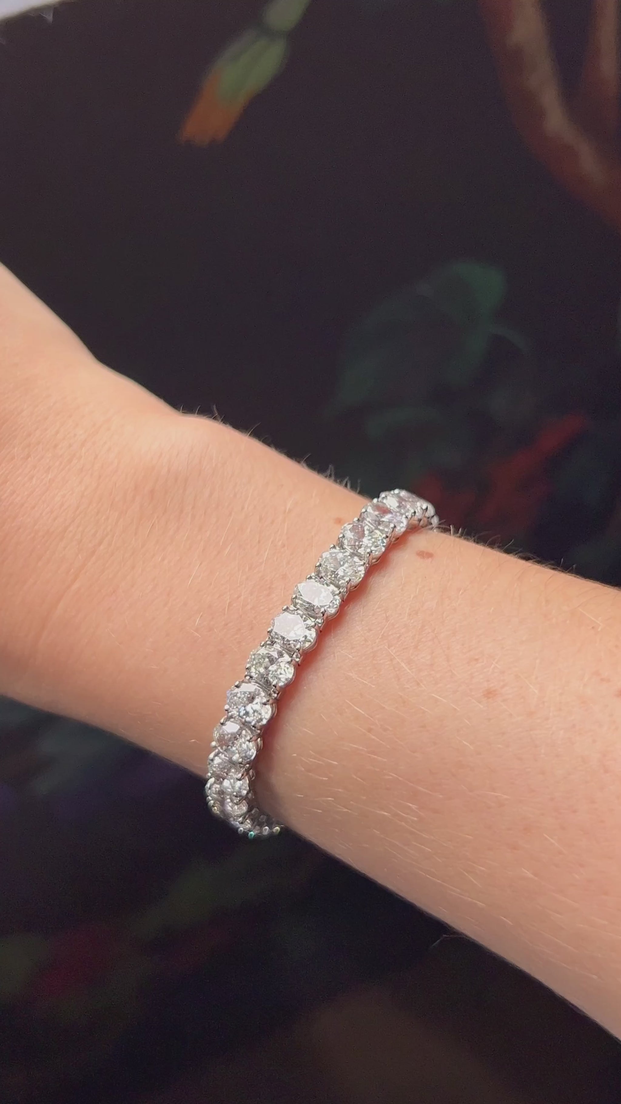 Oval diamond line bracelet