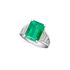 Natural Colombian Emerald and Trapeze Diamond Ring