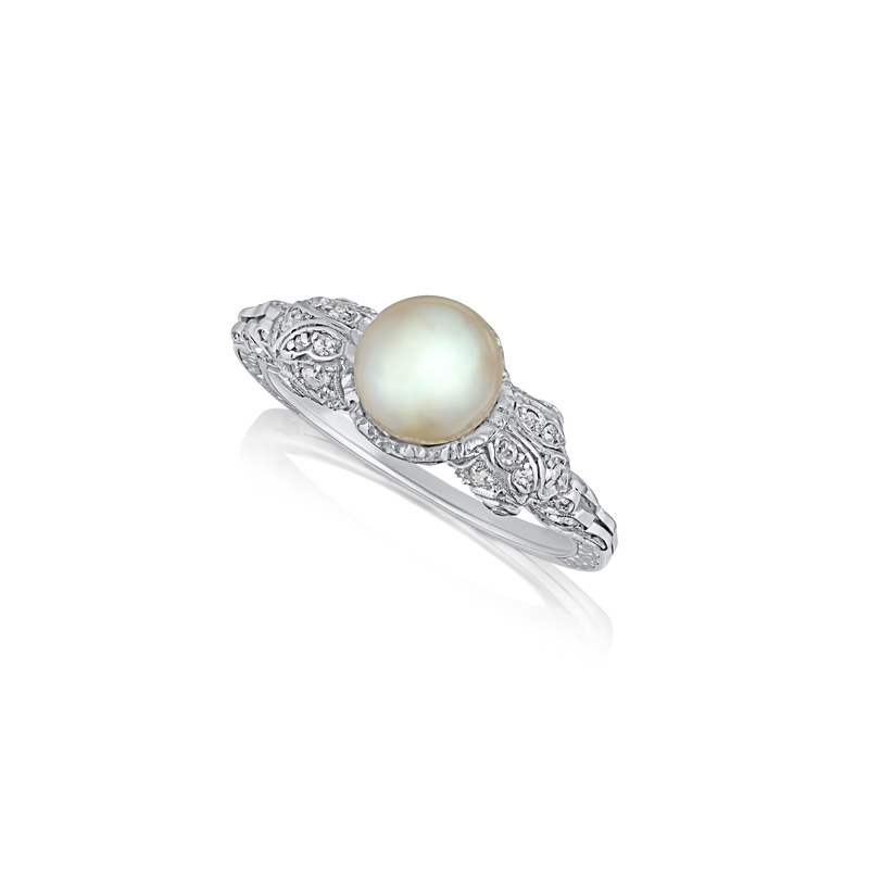 Pearl and Diamond Platinum Ring