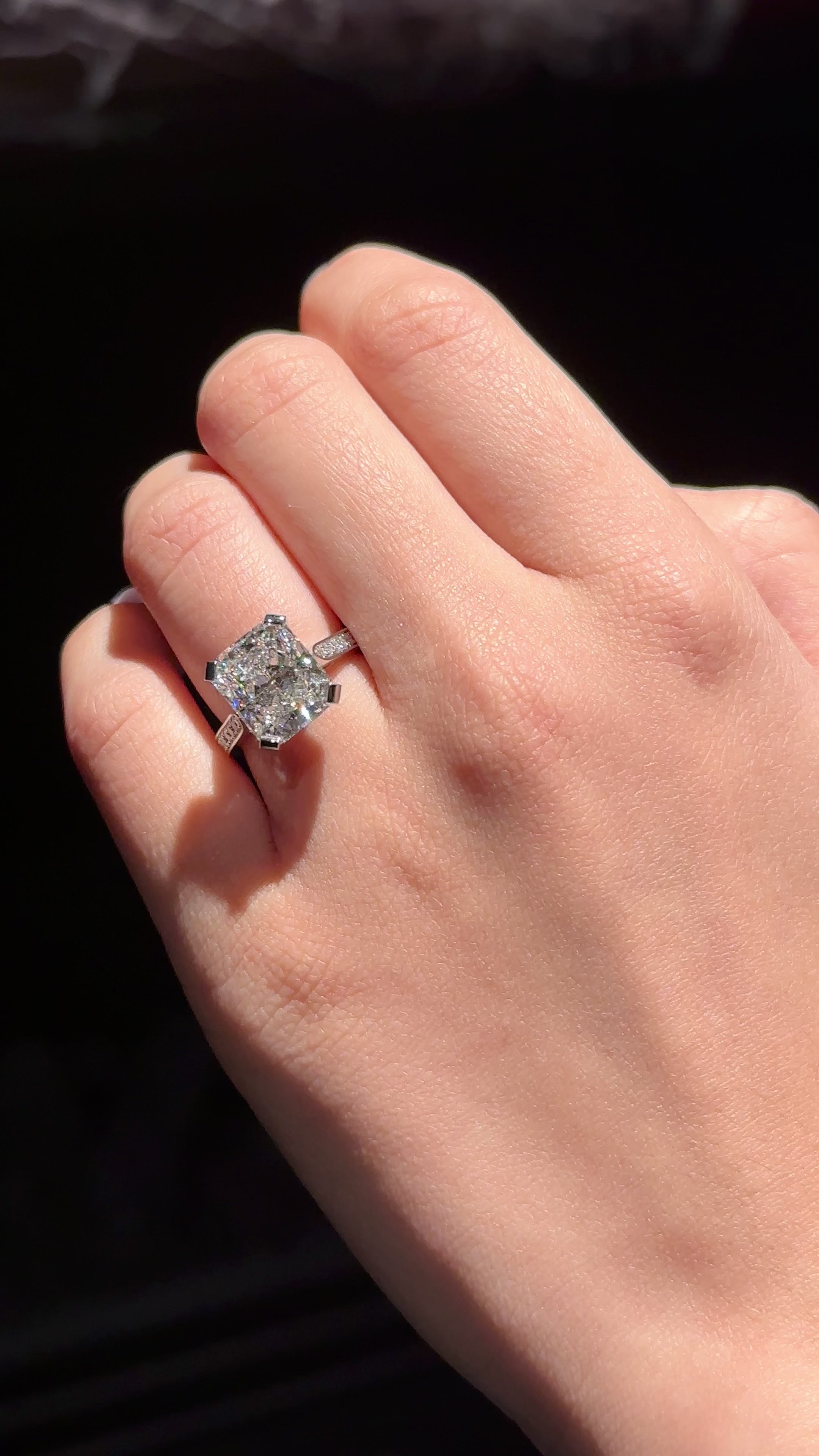 5.33cts Radiant-Cut Diamond Solitaire Platinum Engagement Ring